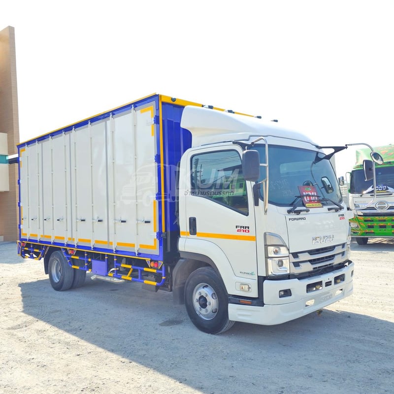 หกล้อตู้สิบบาน ISUZU FRR 210 แรง ปี 2566 (8215)