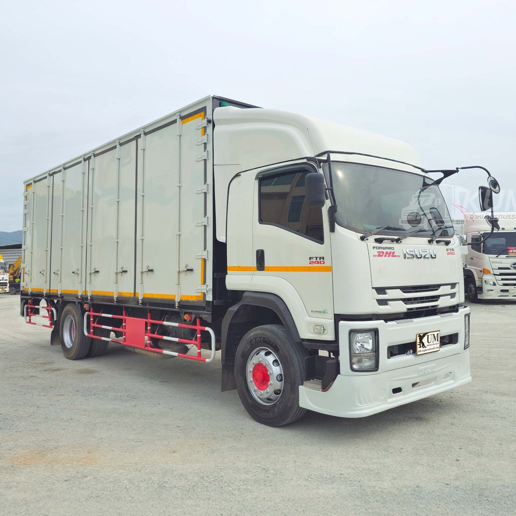 สด ลด VAT หกล้อตู้สิบบาน ISUZU FTR 240 แรงม้า ปี 64 มีลิฟท์ท้าย (5105)