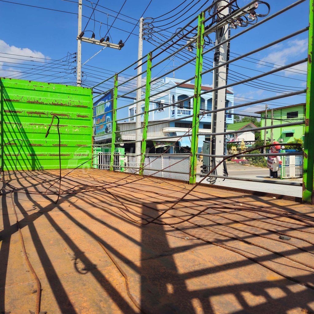 สิบล้อคอก ISUZU FVM 240 แรง ปี 2560 (2720)