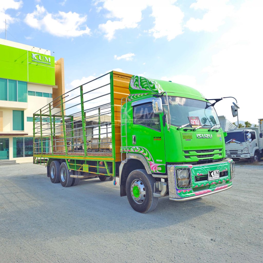สิบล้อคอก ISUZU FVM 240 แรง ปี 2560 (2720) สิบล้อคอก ISUZU FVM 240 แรง ปี 2560 (2720)