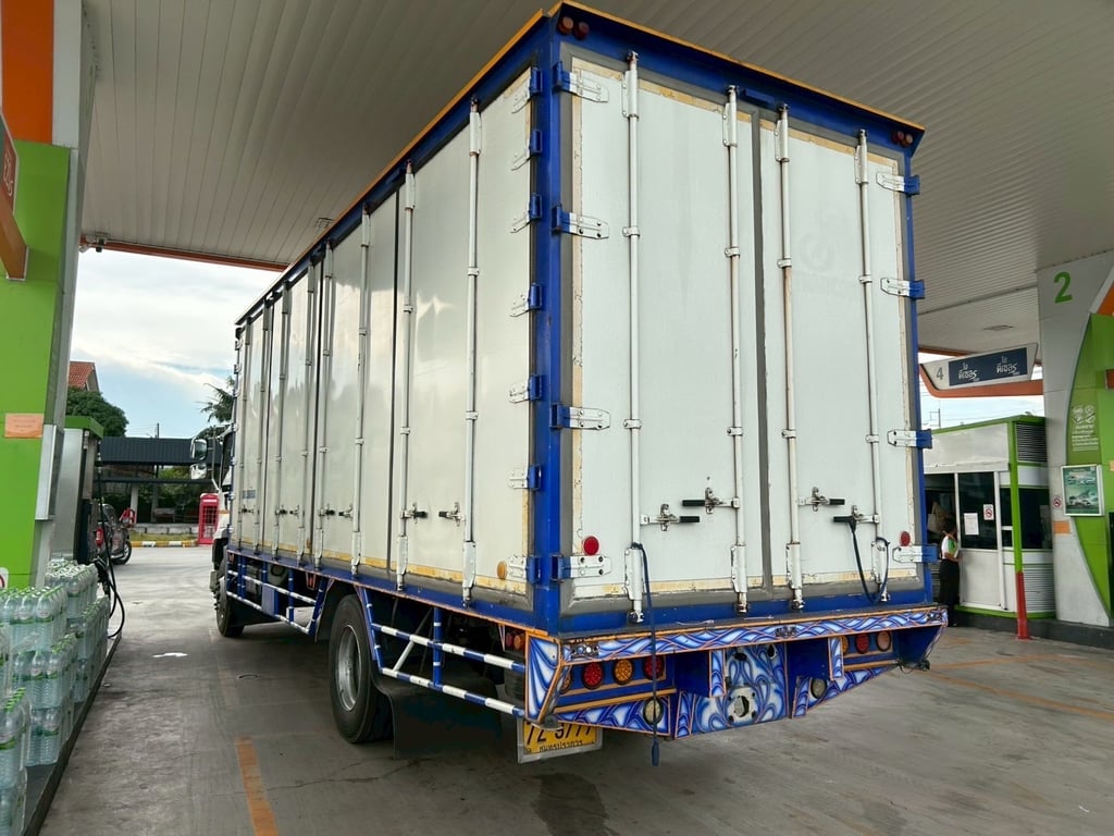 สด ลด VAT หกล้อตู้สิบบาน ISUZU FTR 240 แรงม้า ปี 62 (9777) สด ลด VAT หกล้อตู้สิบบาน ISUZU FTR 240 แรงม้า ปี 62 (9777)