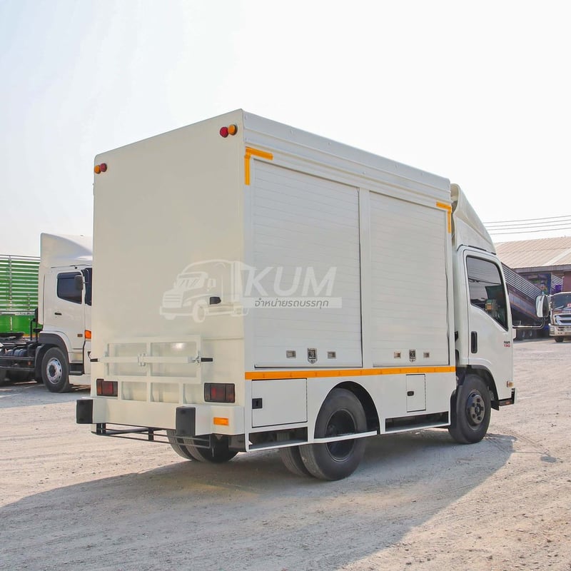 หกล้อตู้ ISUZU NMR 130 แรง ปี 2558 (5477)