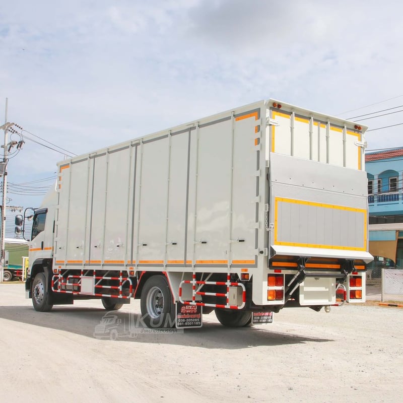 หกล้อตู้สิบบาน ISUZU FTR 240 แรง ปี 2565 (2375) หกล้อตู้สิบบาน ISUZU FTR 240 แรง ปี 2565 (2375)