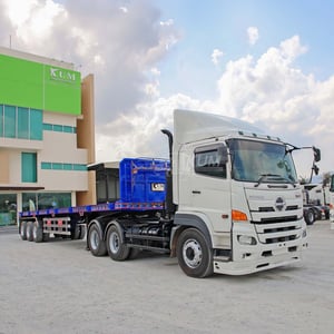 สิบล้อหัวลาก HINO FM2P 380 แรง ปี 2565 +หางพื้นเรียบ สามเพลา อู่ CTT ปี 2565 (1202 1885)