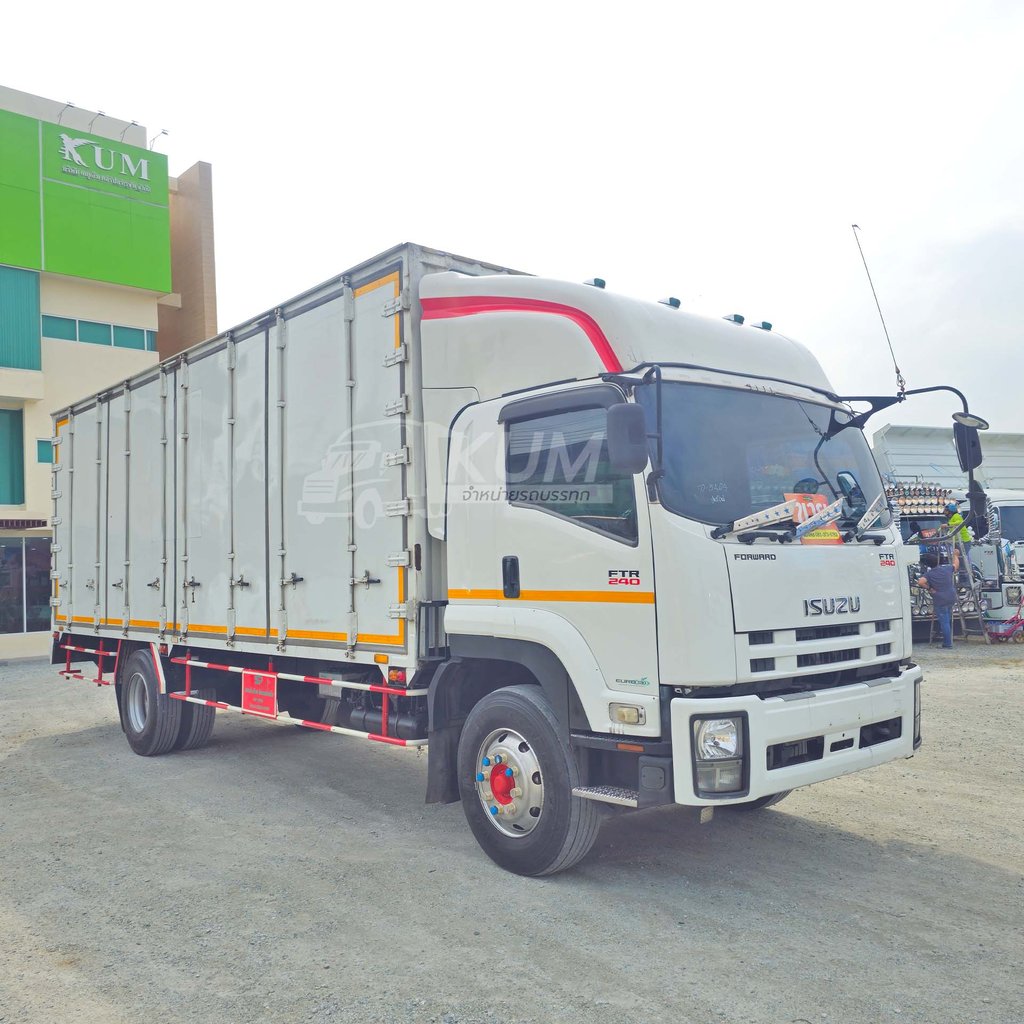 หกล้อตู้สิบบาน ISUZU FTR 240 แรง ปี 55 คันนี้ราคาถูกมาก ใช้วิ่งงานคืนทุนไวแน่นอน (5404) หกล้อตู้สิบบาน ISUZU FTR 240 แรง ปี 55 คันนี้ราคาถูกมาก ใช้วิ่งงานคืนทุนไวแน่นอน (5404)