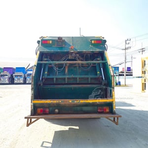 หกล้อบรรทุกขยะ HINO FG8J 240 แรง ปี 2566 (4084)