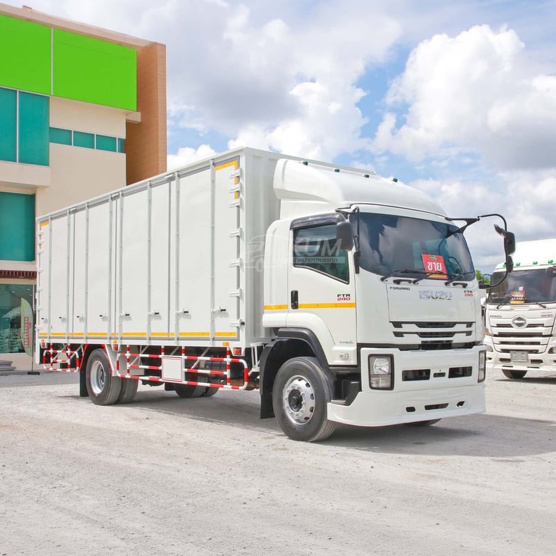หกล้อตู้สิบบาน ISUZU FTR 240 แรง ปี 2565 (2375) หกล้อตู้สิบบาน ISUZU FTR 240 แรง ปี 2565 (2375)