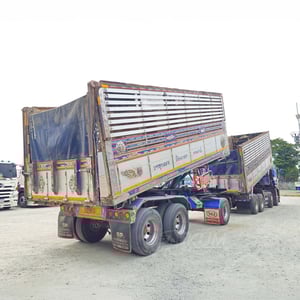 สิบสองล้อดั้มพ์ ISUZU FYH 360 แรง ปี 2556 + หางดั้มพ์ สามเพลา อู่ส.สมบัติ ปี 2556 (2507 2508)