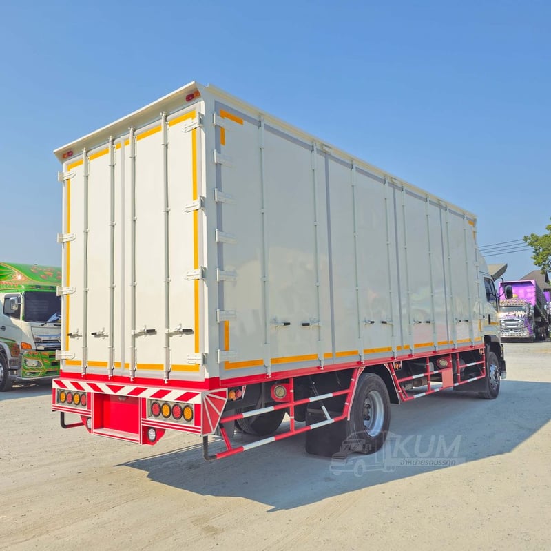 หกล้อตู้สิบบาน ISUZU FTR 240 แรง ปี 2564 (3567)