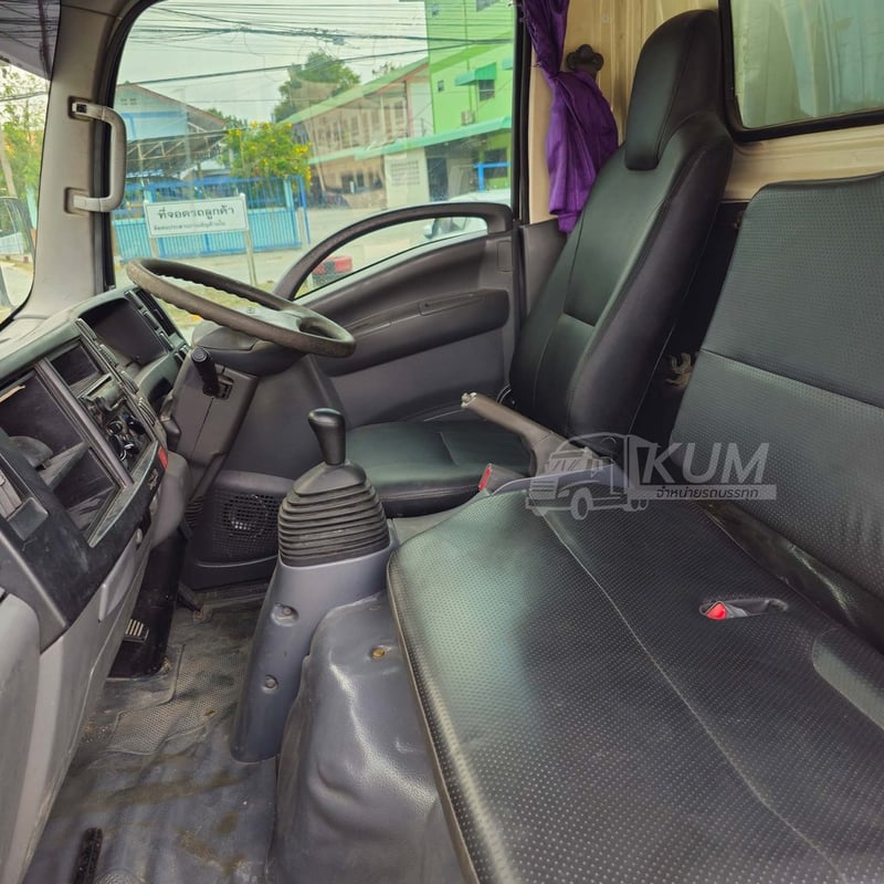 สี่ล้อตู้ ISUZU NLR 104 แรง ปี 2563 (2632)