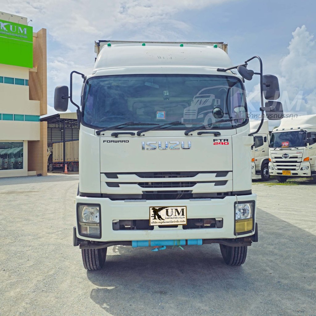 สด ลด VAT หกล้อตู้สิบบาน ISUZU FTR 240 แรงม้า ปี 62  (0628)