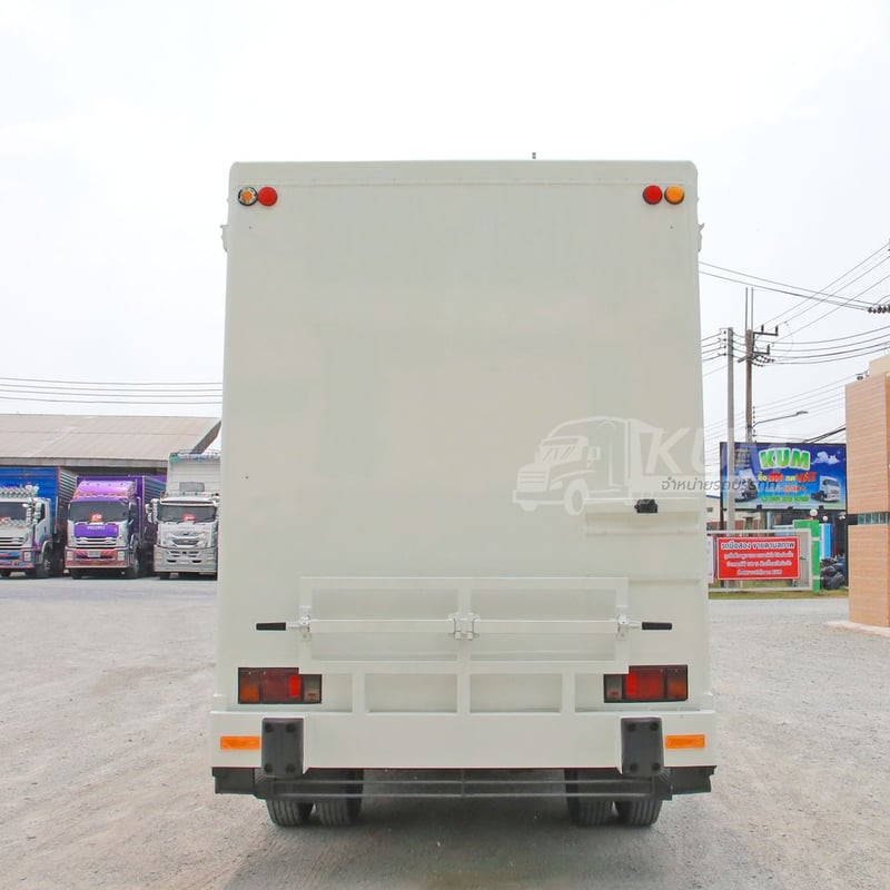 หกล้อตู้ Food Truck ISUZU NMR 130 แรง ปี 2558 (3140) หกล้อตู้ Food Truck ISUZU NMR 130 แรง ปี 2558 (3140)