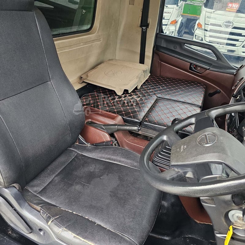 หกล้อคอก HINO FC9J 175 แรง ปี 2566 (2340)