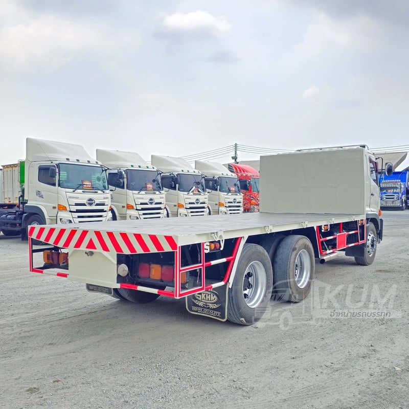 สิบล้อพื้นเรียบ HINO FL8J 260 แรง ปี 2560 (1784) 