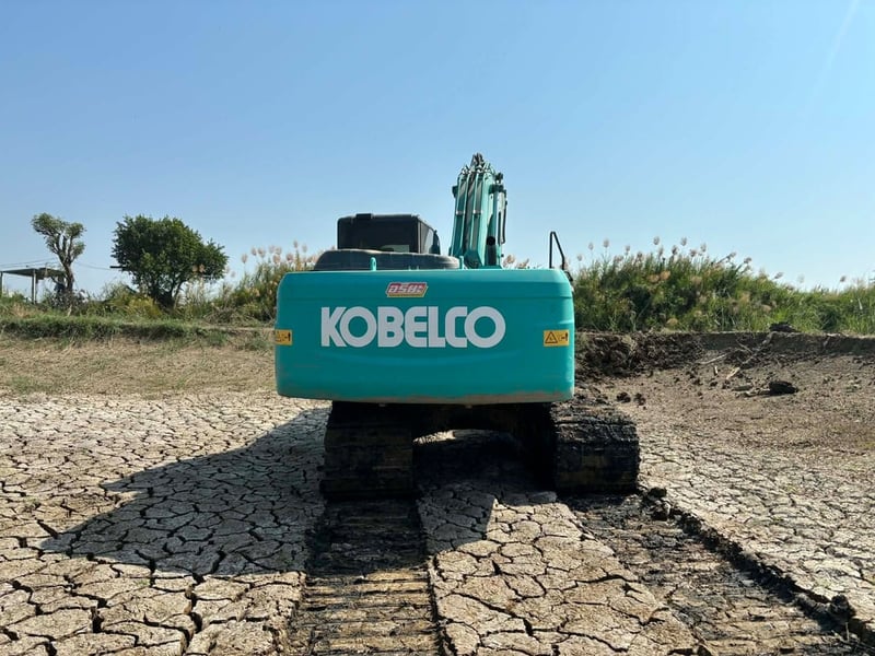 ขายด่วนรถขุดสภาพดี KOBELCO ขายด่วนรถขุดสภาพดี KOBELCO