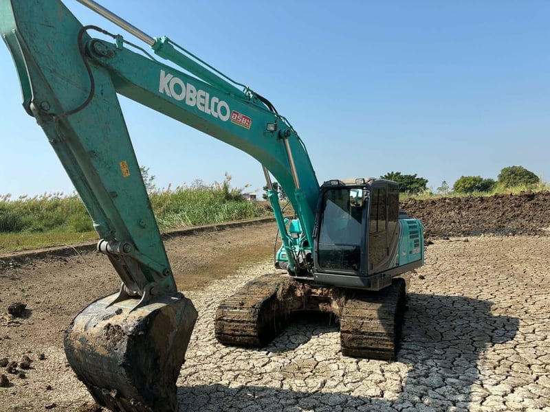 ขายด่วนรถขุดสภาพดี KOBELCO ขายด่วนรถขุดสภาพดี KOBELCO