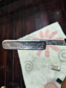 มีดสะบัดหนังงานเก่า 1,500บาท