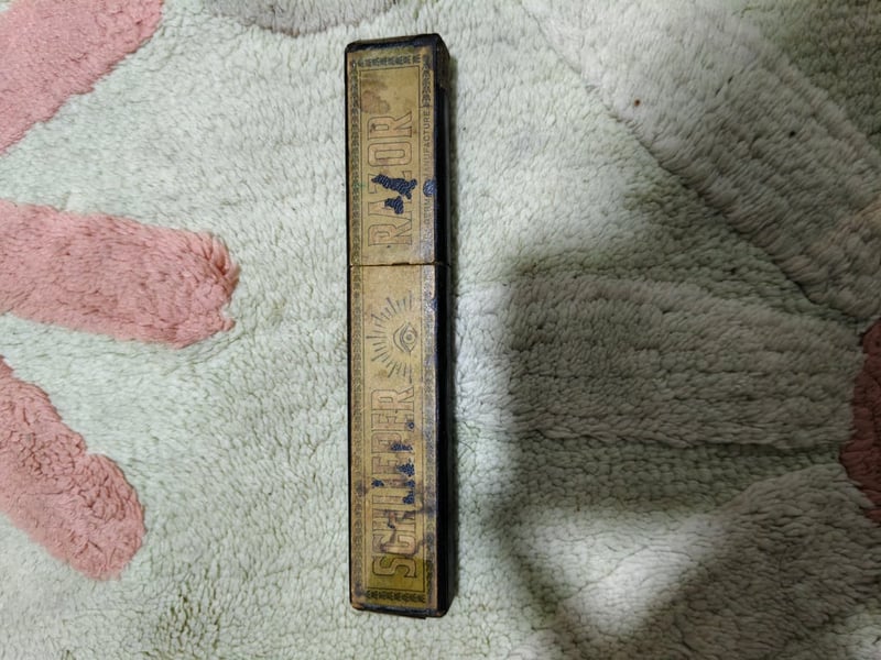 มีดสะบัดหนังงานเก่า 1,500บาท