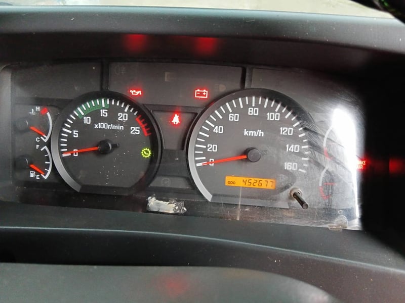 ISUZU 360 360แรงม้า รถบรรทุก 10ล้อ ดั้มพ์ ปี2014 เลขไมล์น้อยกว่า 500,000 กม.