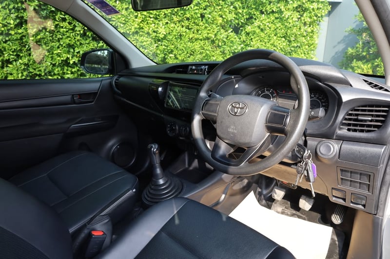TOYOTA REVO STANDARD CAB 2.4 ENTRY 2023 TOYOTA REVO STANDARD CAB 2.4 ENTRY 2023