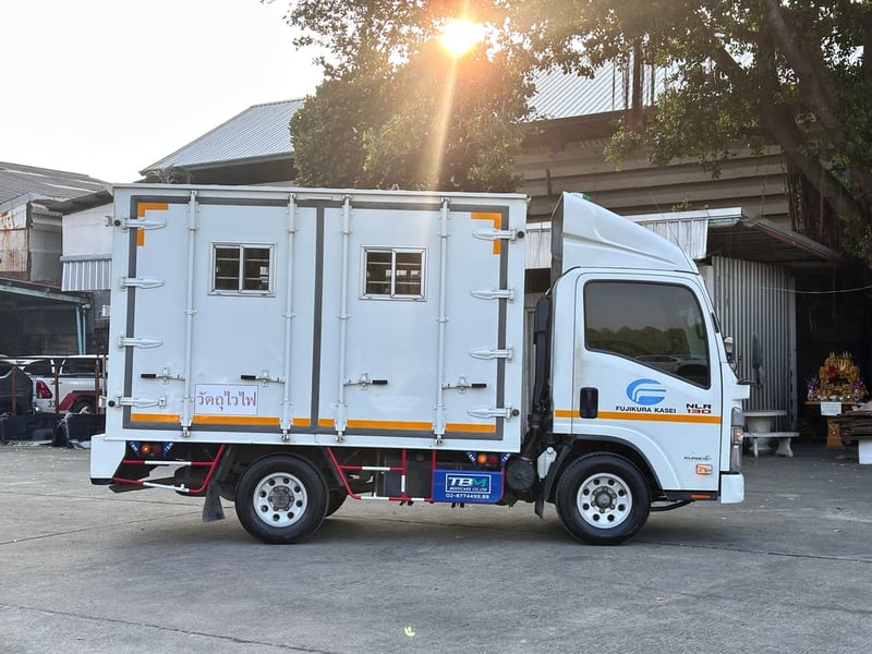 ISUZU NLR รถบรรทุก 4ล้อ ตู้แห้ง ปี2022 เลขไมล์ 167,809 กม. ISUZU NLR รถบรรทุก 4ล้อ ตู้แห้ง ปี2022 เลขไมล์ 167,809 กม.