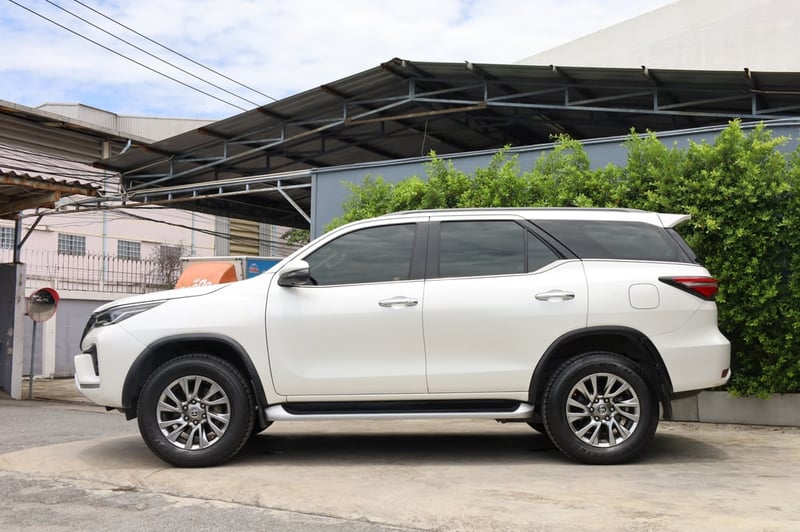 TOYOTA FORTUNER 2.4 V 2020 TOYOTA FORTUNER 2.4 V 2020