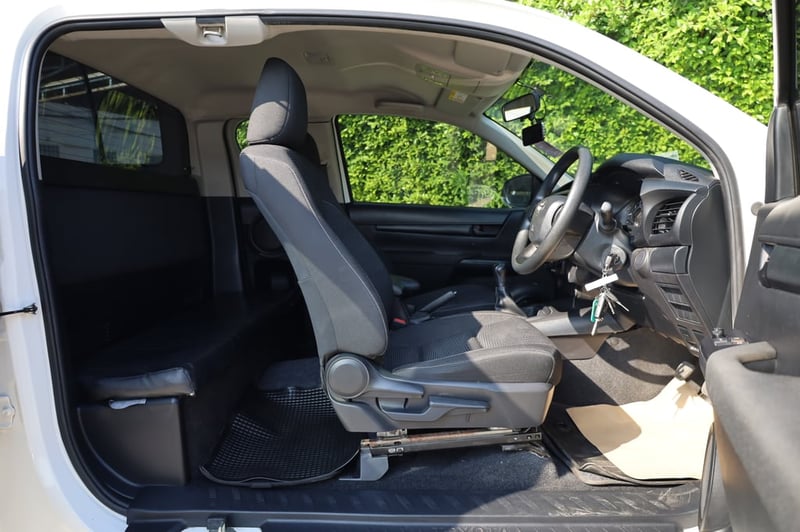 TOYOTA REVO SMART CAB 2.4 ENTRY Z EDITION SUPER WHITE 2022 TOYOTA REVO SMART CAB 2.4 ENTRY Z EDITION SUPER WHITE 2022