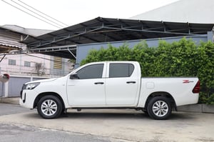 TOYOTA	REVO D-CAB 2.4 MID STD Z EDITION 2020 (เกียร์ออโต้)