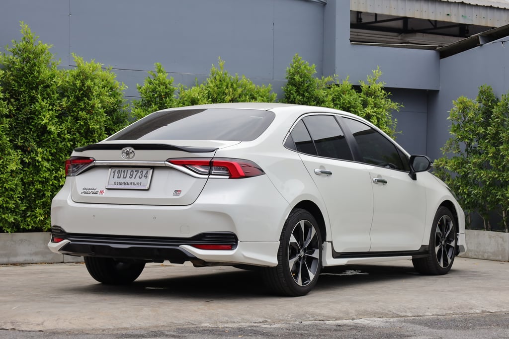 TOYOTA ALTIS 1.8 GR SPORT 2020 (รถบริษัทครบสัญญา) TOYOTA ALTIS 1.8 GR SPORT 2020 (รถบริษัทครบสัญญา)