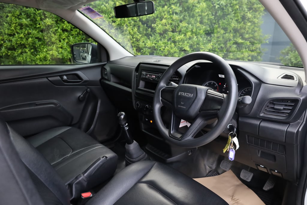 ISUZU D-MAX SPARK 1.9 B 2023 ISUZU D-MAX SPARK 1.9 B 2023