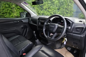 ISUZU D-MAX SPARK 1.9 B	 2023