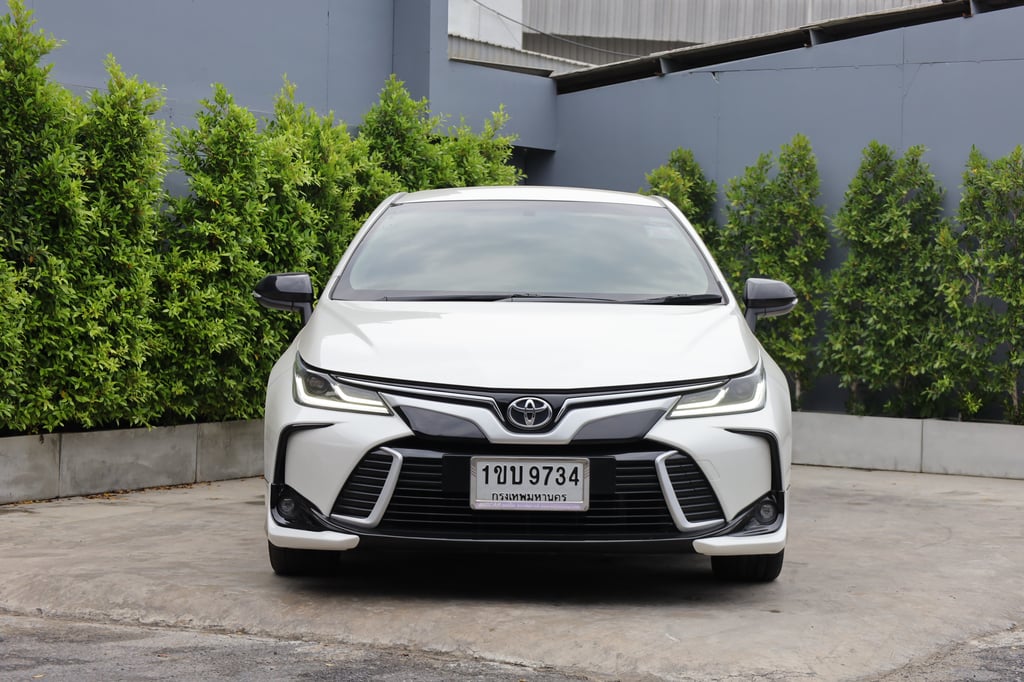 TOYOTA ALTIS 1.8 GR SPORT 2020 (รถบริษัทครบสัญญา) TOYOTA ALTIS 1.8 GR SPORT 2020 (รถบริษัทครบสัญญา)