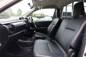 TOYOTA	REVO STANDARD CAB 2.4 ENTRY 2023 (เกียร์ธรรมดา)