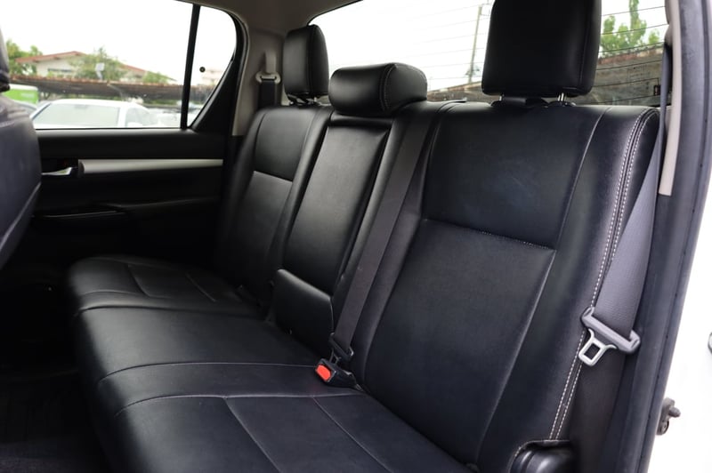 TOYOTA	REVO D-CAB 2.4 MID STD Z EDITION 2020 (เกียร์ออโต้)