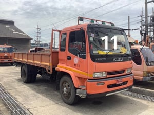 ISUZU FTR 200แรงม้า รถบรรทุก 6ล้อ กระบะเหล็ก ปี2006 ไม่รวมกระบะ มี 3 คัน ISUZU FTR 200แรงม้า รถบรรทุก 6ล้อ กระบะเหล็ก ปี2006 ไม่รวมกระบะ มี 3 คัน