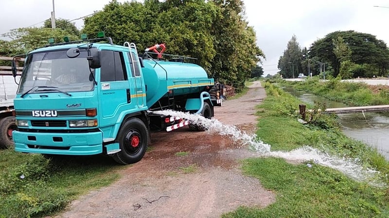 รถน้ำ ISUZU 6ล้อ ร๊อกกี้ 195เเรง ปี38