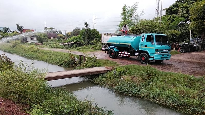 รถน้ำ ISUZU 6ล้อ ร๊อกกี้ 195เเรง ปี38