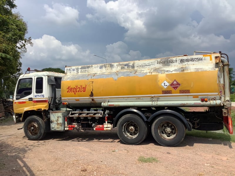 ISUZU FTR 195แรงม้า รถบรรทุก 6ล้อ บรรทุกของเหลว ปี1998