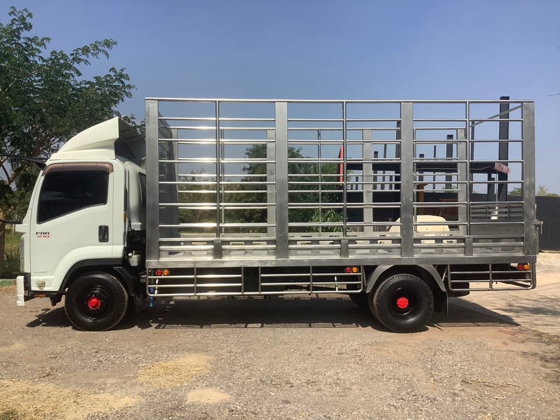 ISUZU FRR รถบรรทุก 6ล้อ กระบะเลส ปี2017 ISUZU FRR รถบรรทุก 6ล้อ กระบะเลส ปี2017