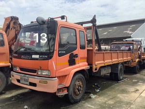 ISUZU FTR 200แรงม้า รถบรรทุก 6ล้อ กระบะเหล็ก ปี2006 ไม่รวมกระบะ มี 3 คัน ISUZU FTR 200แรงม้า รถบรรทุก 6ล้อ กระบะเหล็ก ปี2006 ไม่รวมกระบะ มี 3 คัน