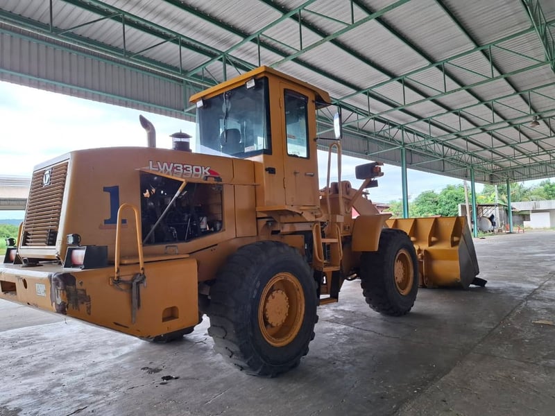 รถตัก รุ่นLW330kตักได้3ตันเครื่องดีเชล