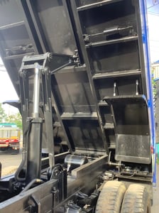 Hino 6ล้อ ดั้มพ์  210เเรง  ปี46