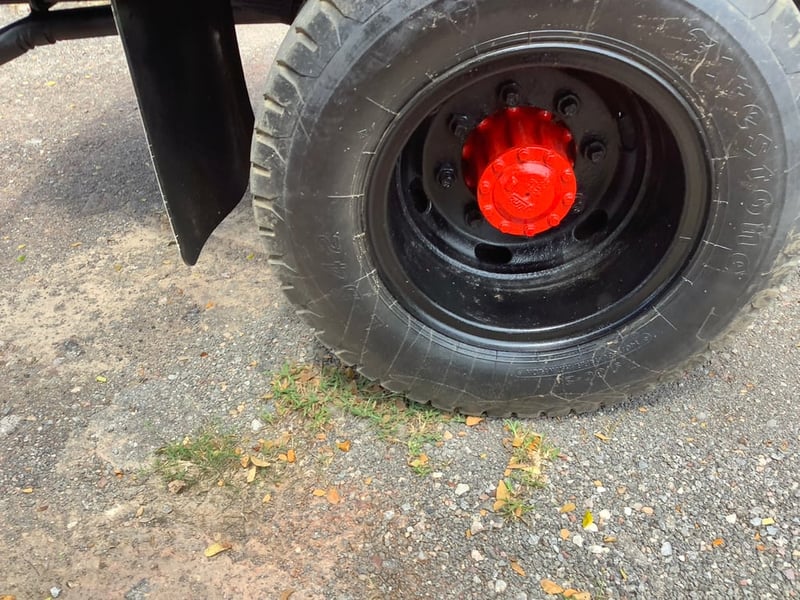 HINO 3H รถบรรทุก 6ล้อ บรรทุกน้ำ ปี37 HINO 3H รถบรรทุก 6ล้อ บรรทุกน้ำ ปี37