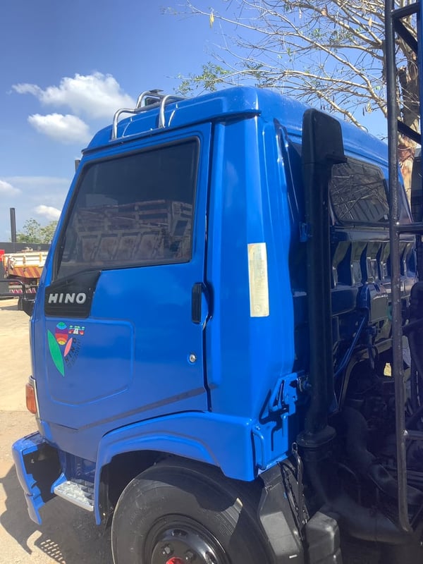 HINO FC 120แรงม้า รถบรรทุก 6ล้อ บรรทุกขยะ ปี1996 HINO FC 120แรงม้า รถบรรทุก 6ล้อ บรรทุกขยะ ปี1996