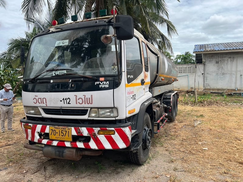 รถบรรทุกน้ำ ISUZU 10ล้อ เดก้า  เพลาเดียว 