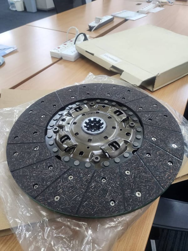 โล๊ะแผ่นคลัตซ์ ราคาถูก ใช้ได้กับรถบรรทุกหลากหลายรุ่น