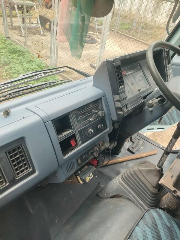 ISUZU FTR 195แรงม้า รถบรรทุก 6ล้อ พื้นเรียบ ปี1999