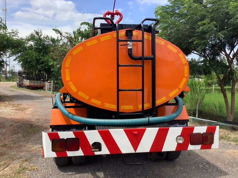 HINO 3H รถบรรทุก 6ล้อ บรรทุกน้ำ ปี37 HINO 3H รถบรรทุก 6ล้อ บรรทุกน้ำ ปี37