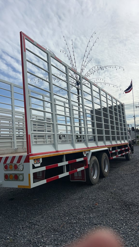 ISUZU FVM 240แรงม้า รถบรรทุก 10ล้อ กระบะคอกสูง ปี2018 คอกไก่ ยาว 9.8 เมตร