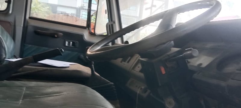 ISUZU FTR 160แรงม้า รถบรรทุก 6ล้อ ดั้มพ์ ปี2000 เบรคลม ISUZU FTR 160แรงม้า รถบรรทุก 6ล้อ ดั้มพ์ ปี2000 เบรคลม